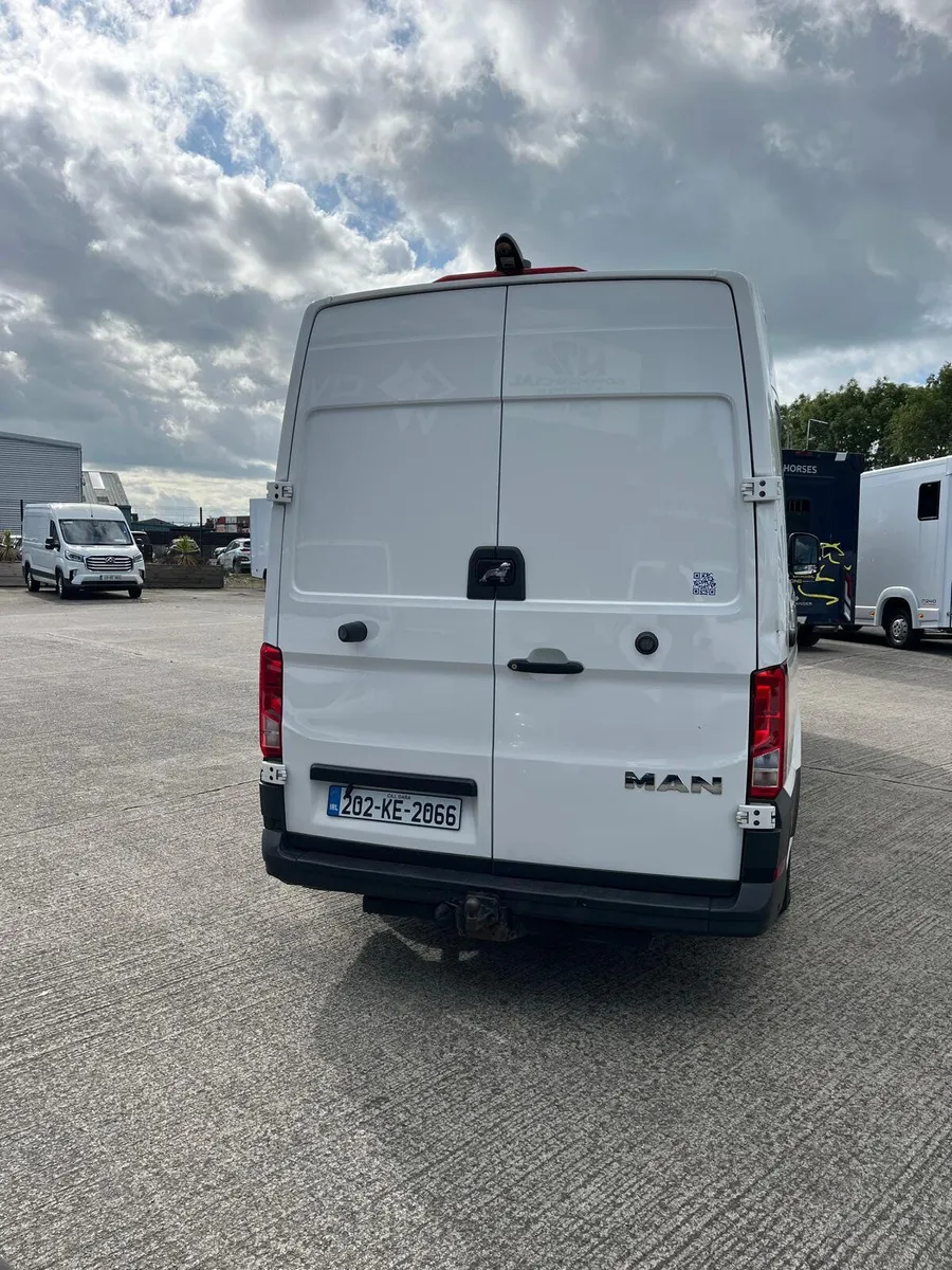 Man Fridge Van 2020 - Image 2
