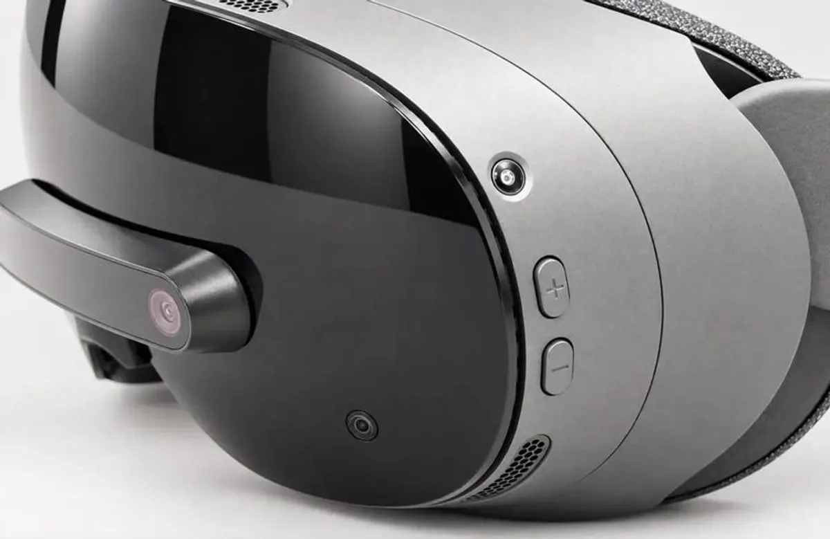 Steam Frame 256gb with Arcturus Vision Camera - Image 2