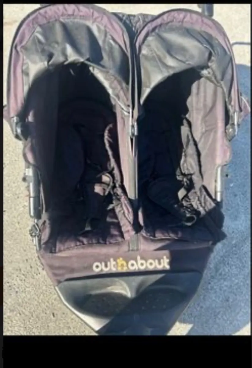 Out and about double buggy - Image 2