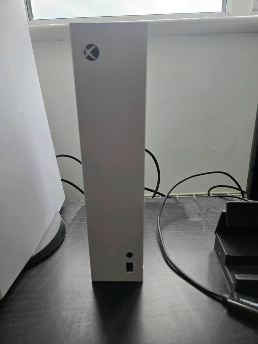 Xbox Series S - Image 1