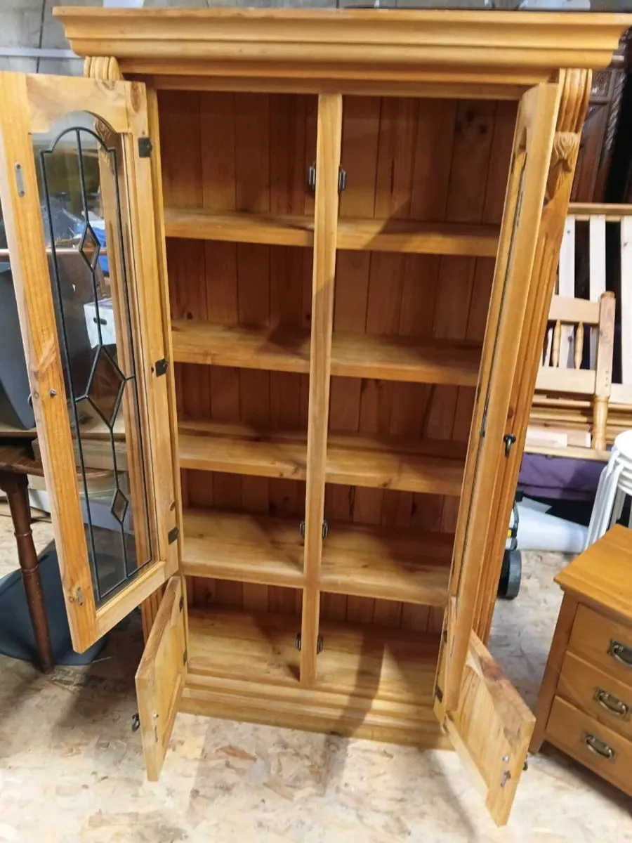 Solid pine display unit - Image 3