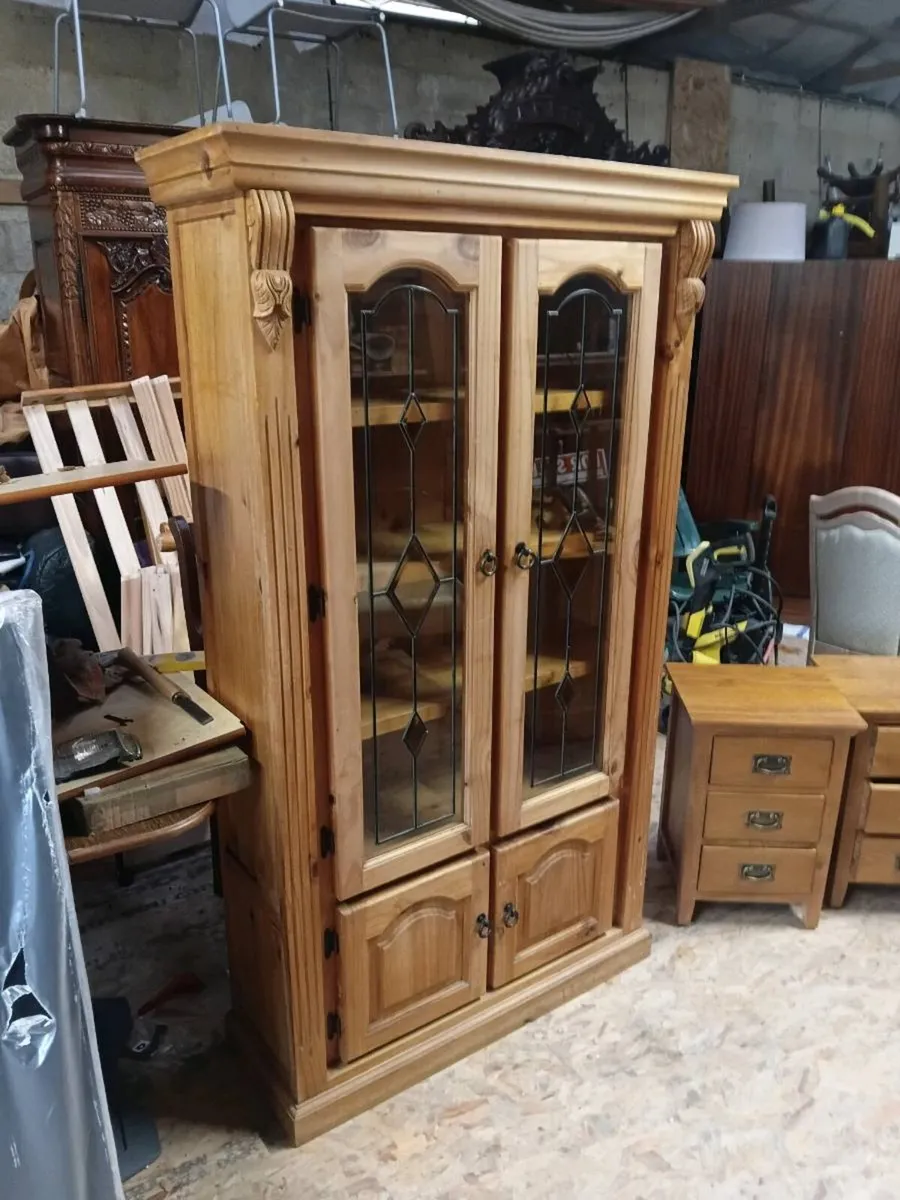 Solid pine display unit - Image 4