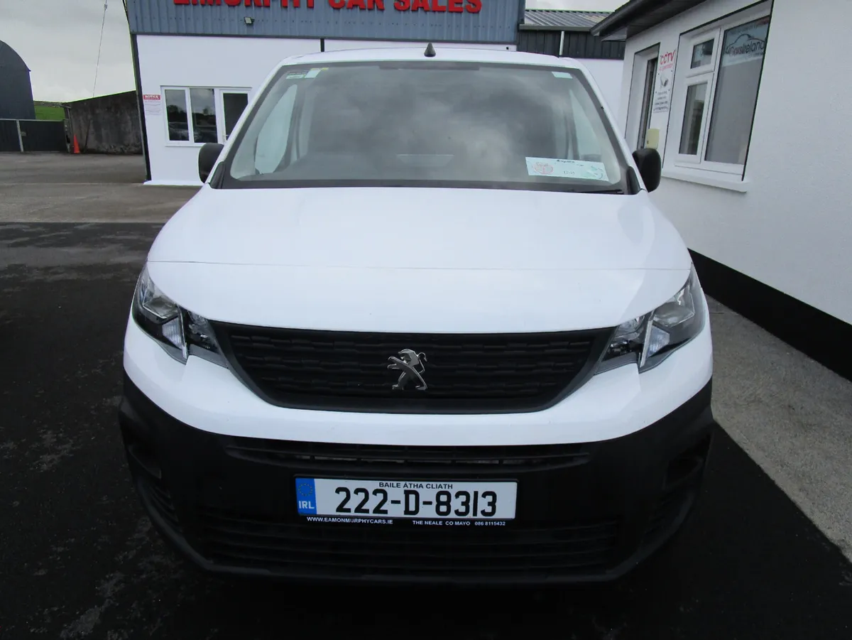 Peugeot Partner 2022  3 seats - Image 2