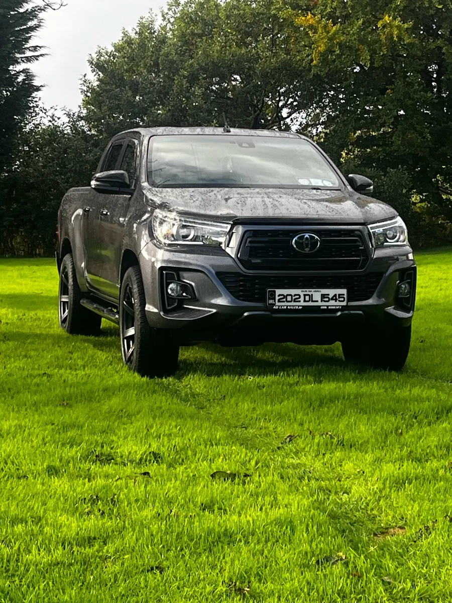 Toyota Hilux invincible x - Image 1