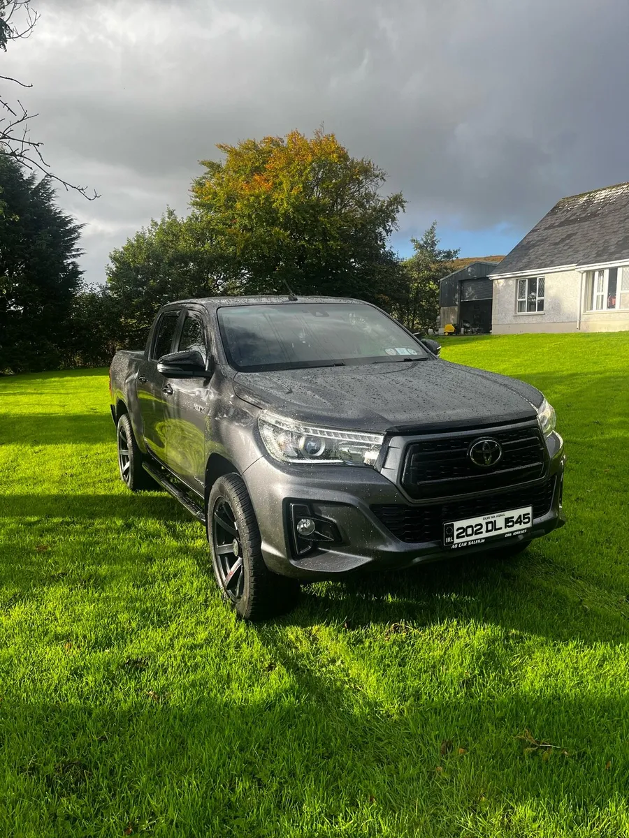 Toyota Hilux invincible x - Image 2