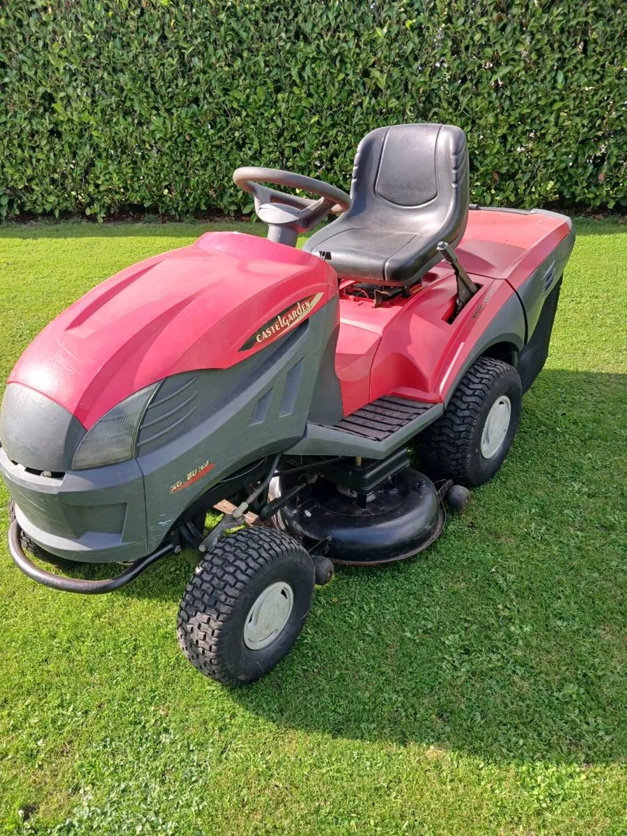 22hp Twin cylinder Castlegarden with hydrostatic - Image 1