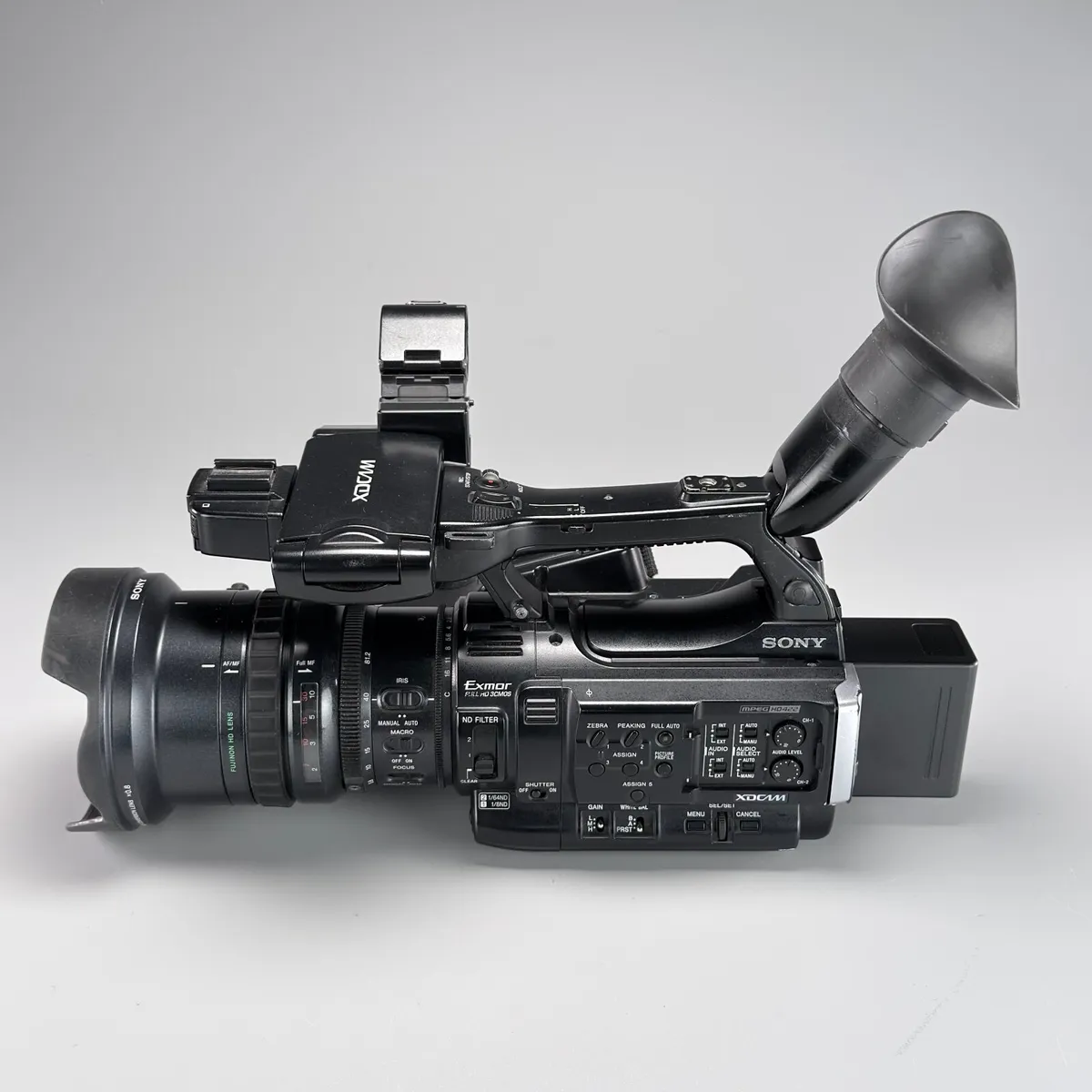 Sony PMW 200 Solid-State Memory Camcorder - Image 3
