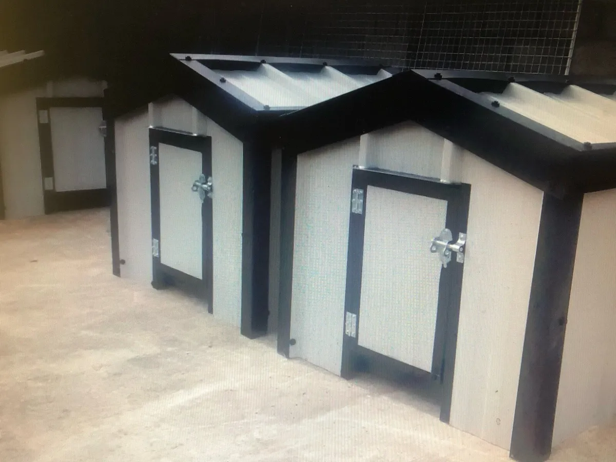 Insulated steel dog houses - Image 1