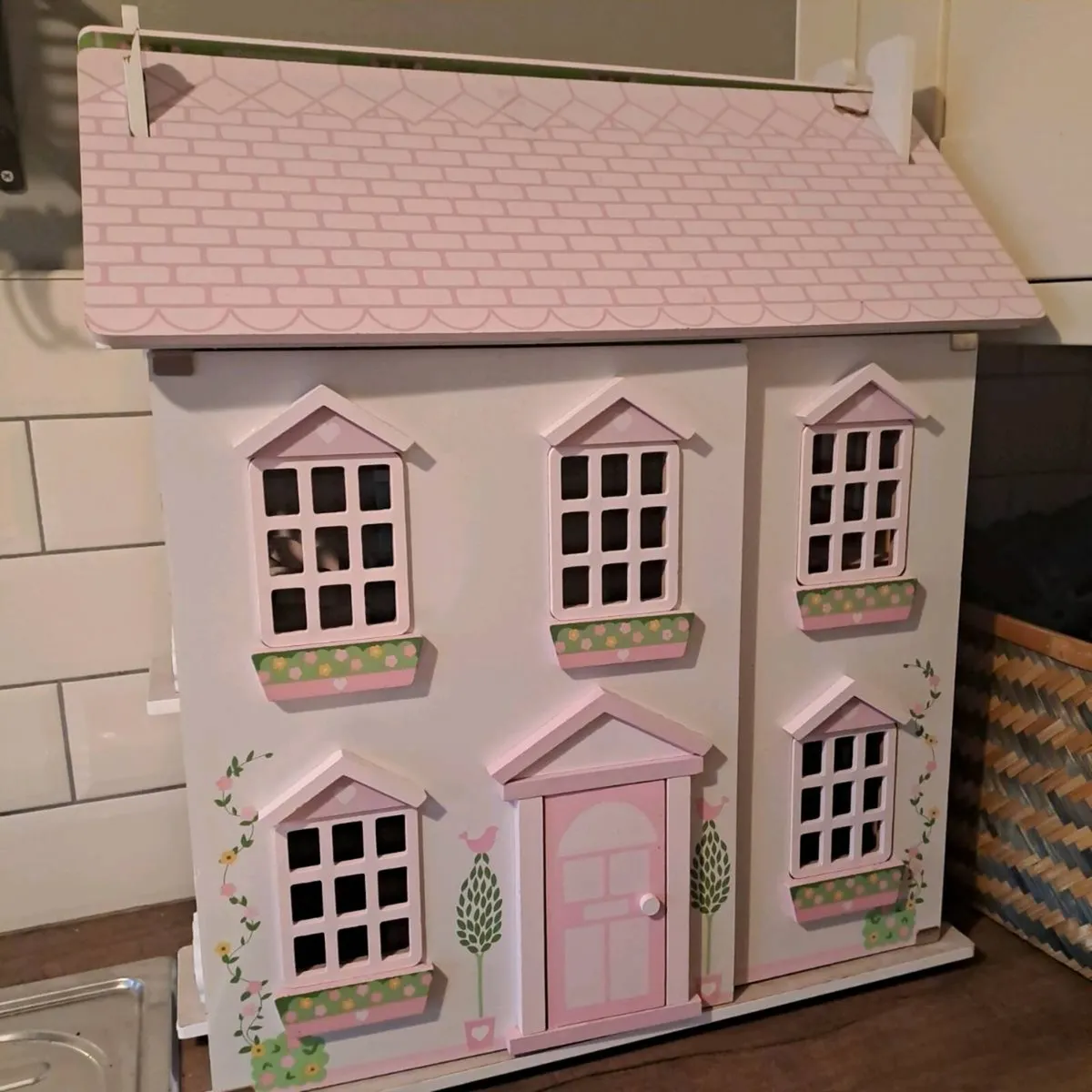 Doll house - Image 1