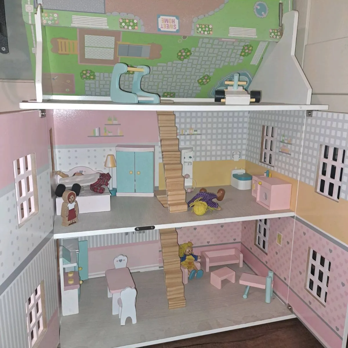 Doll house - Image 2