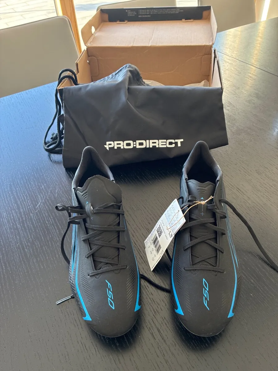 Football boots - Image 2