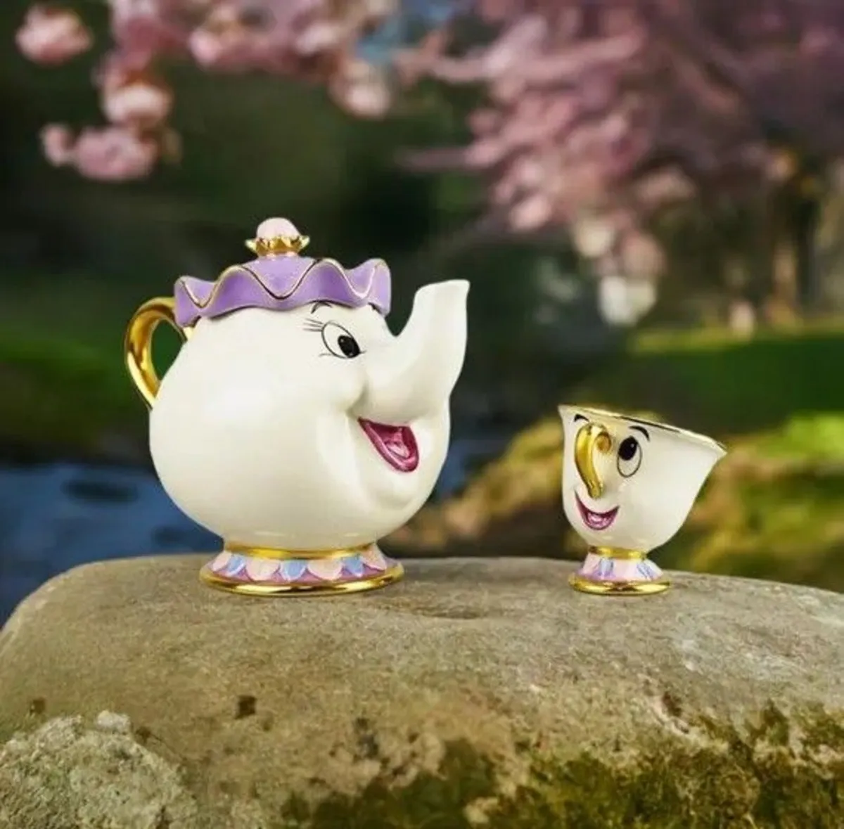 Mrs Pots and 2 chip mugs. Be Our Guest, - Image 4