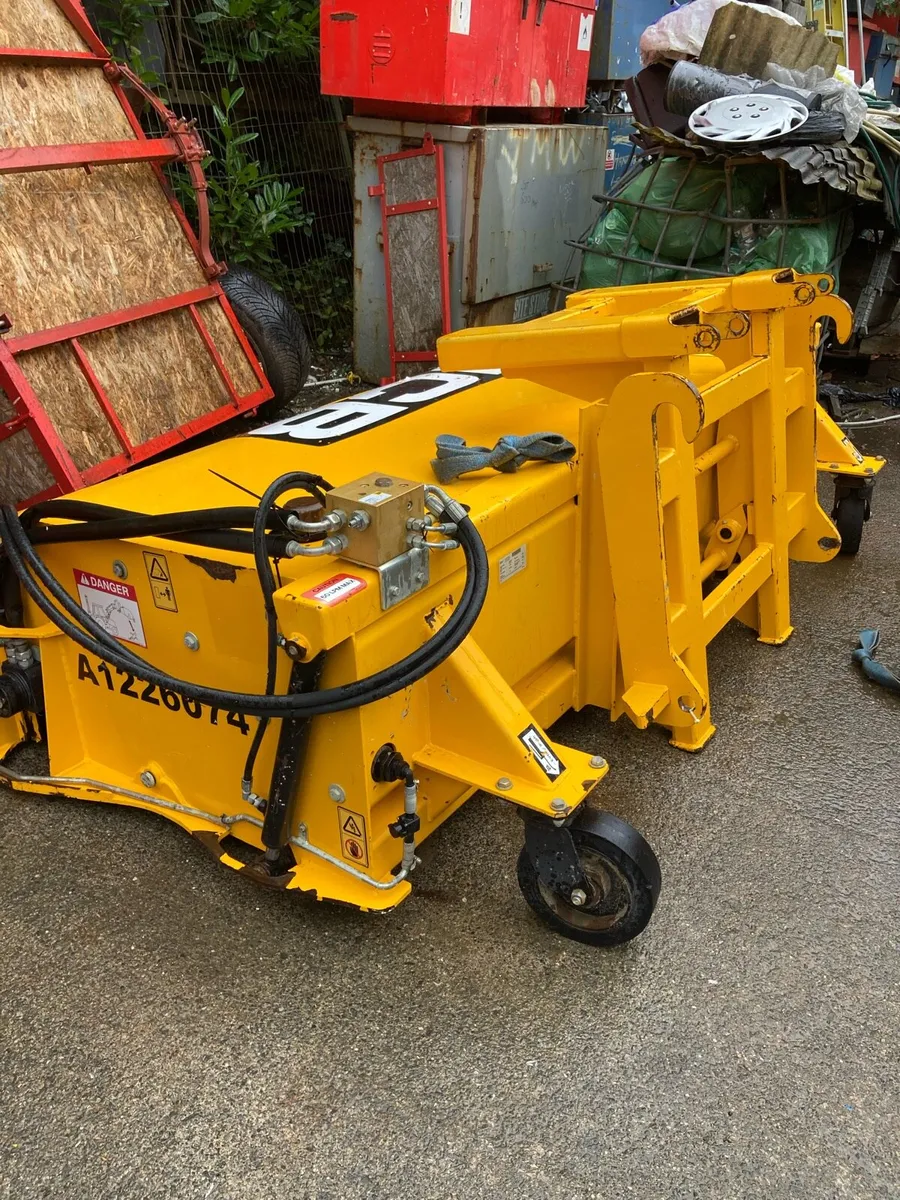 JCB Teleporter Sweeper for sale - Image 1
