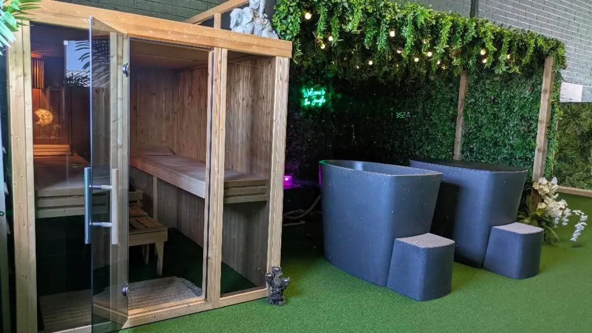 Cedarwood electric sauna ,ice baths & pergola - Image 2