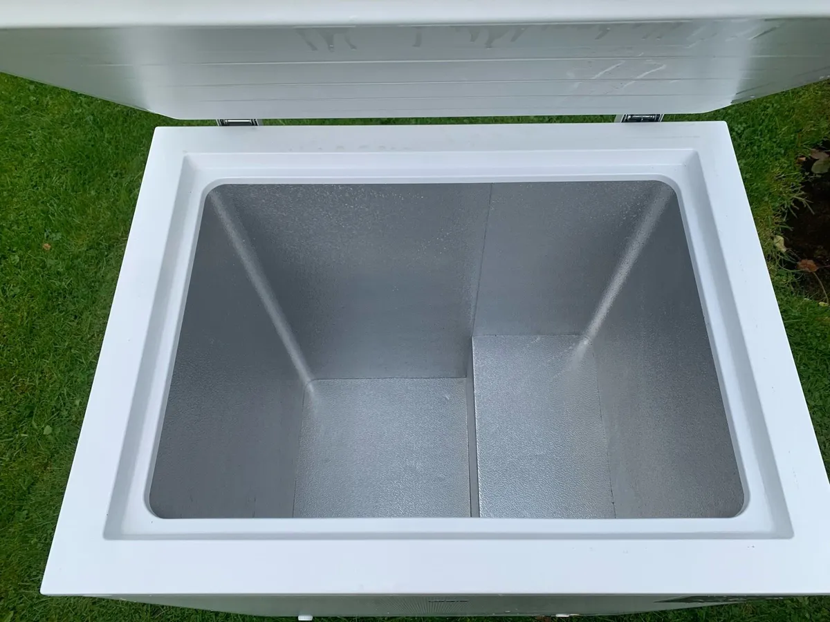Chest Freezer - Image 3