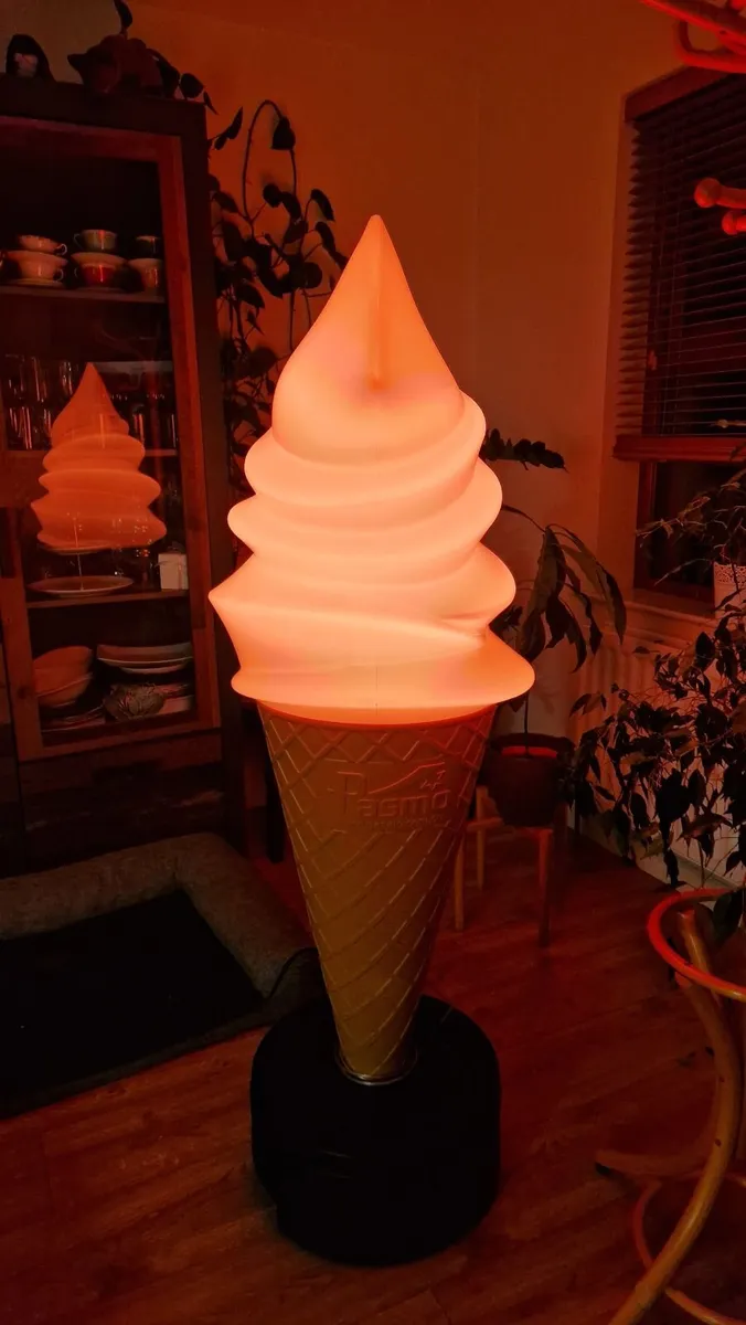 Cone Display - Whipped Soft Ice Cream Whippy - Image 2