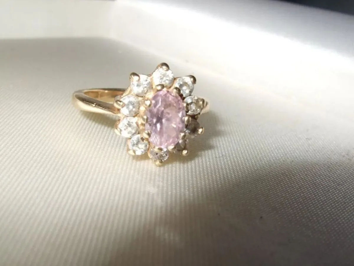 Vintage 9ct Gold Pink & White Gem Cluster - Image 3
