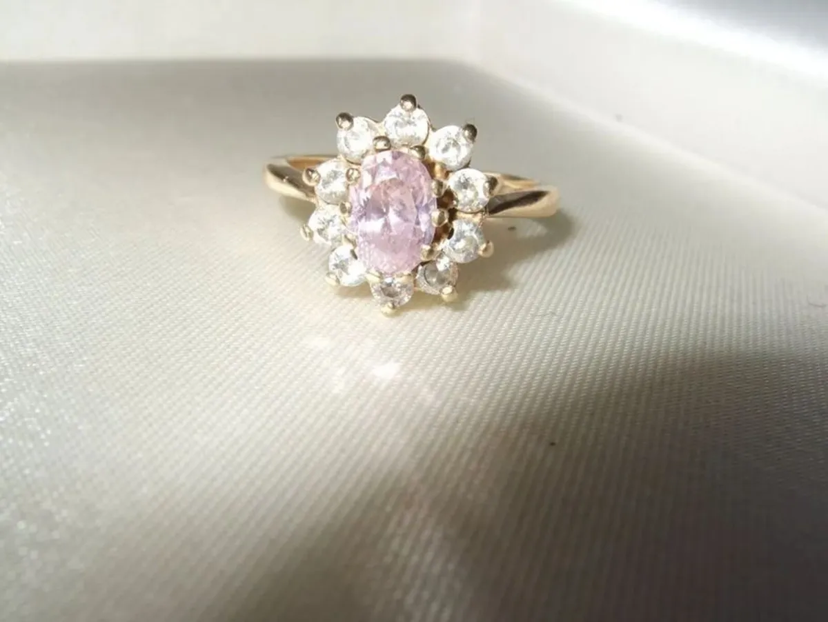 Vintage 9ct Gold Pink & White Gem Cluster - Image 4