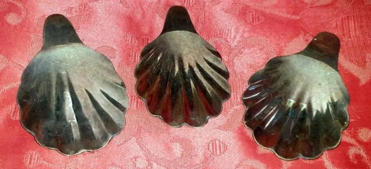 Trio Of Vintage Solid Brass Shell Trinket Dishes - Image 4