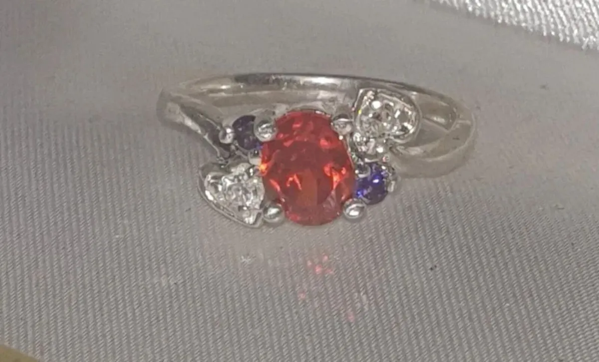 Pristine Vintage Hallmarked Sterling Silver Ring - Image 1