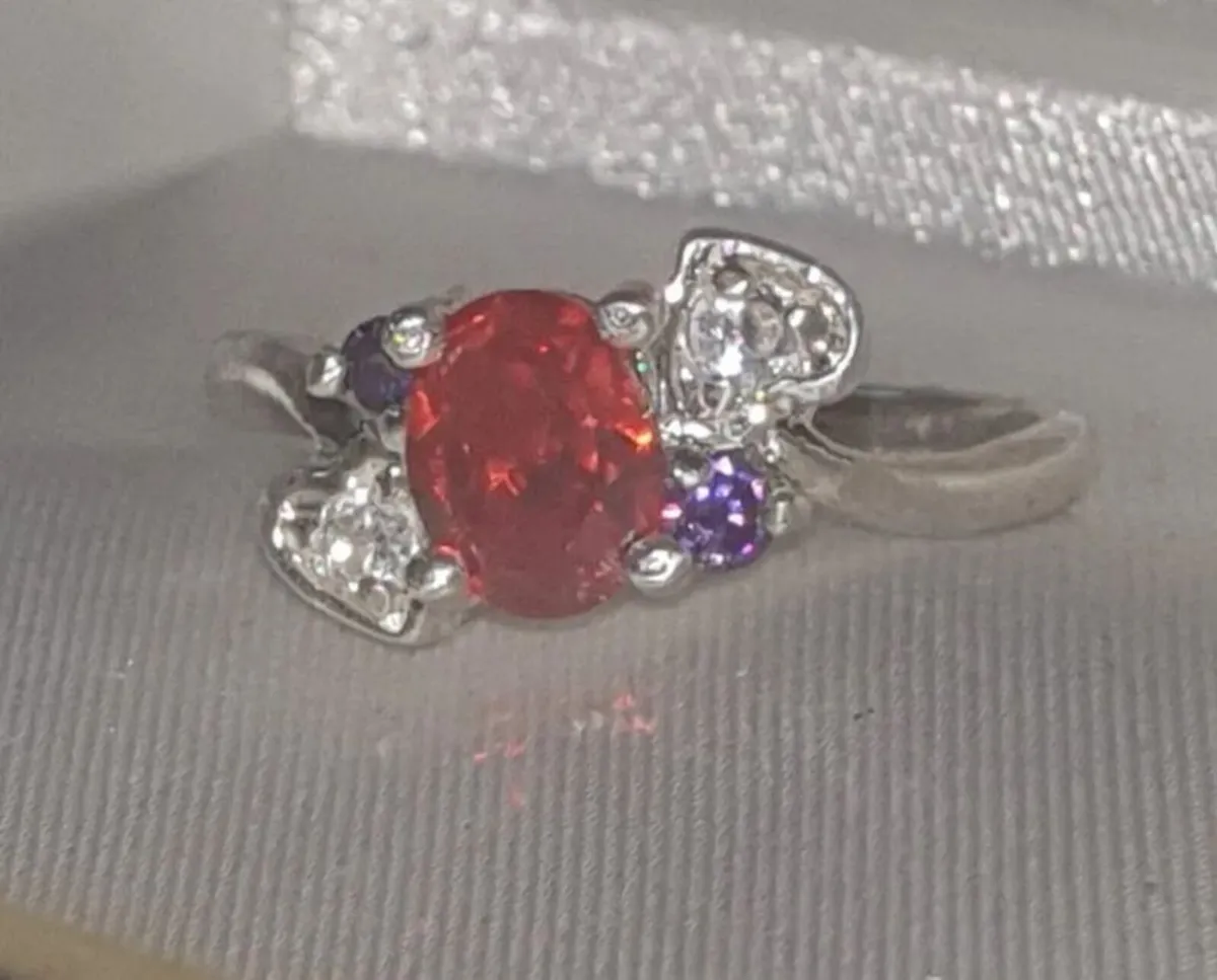 Pristine Vintage Hallmarked Sterling Silver Ring - Image 2