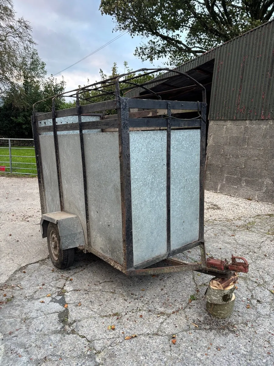 Trailer - Image 1