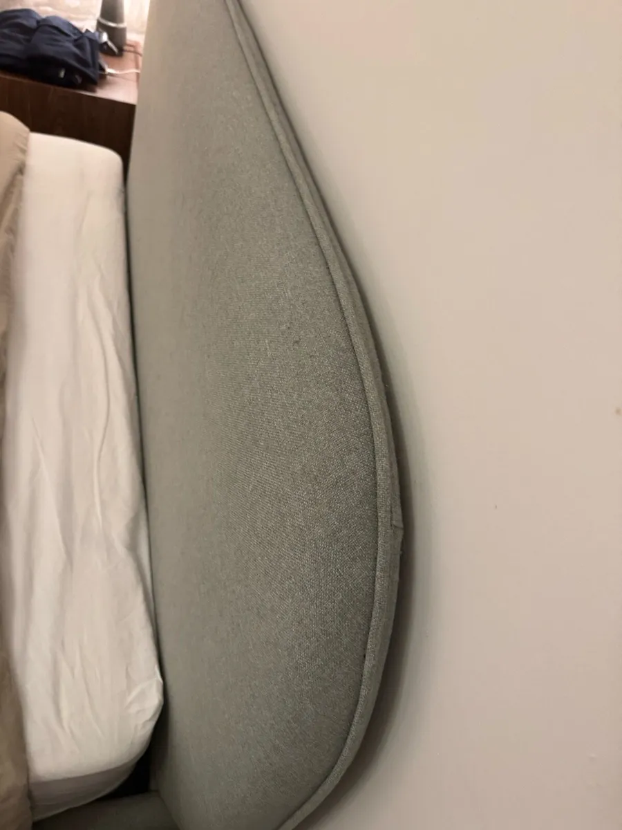 King size bed - Image 4