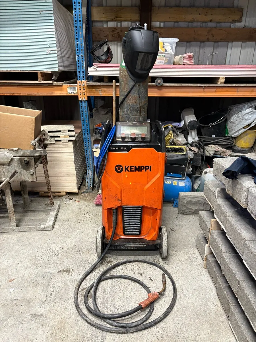 Kemppi 251 r single phase welder - Image 1