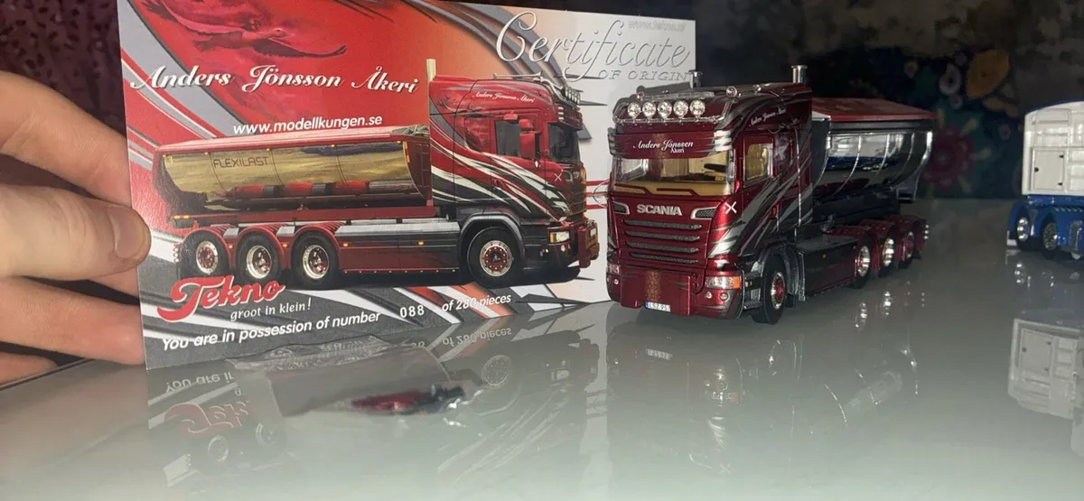 1:50 scale collectors item - Image 3