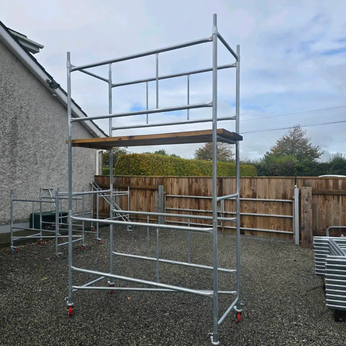 Second hand scaffold towers - Image 1