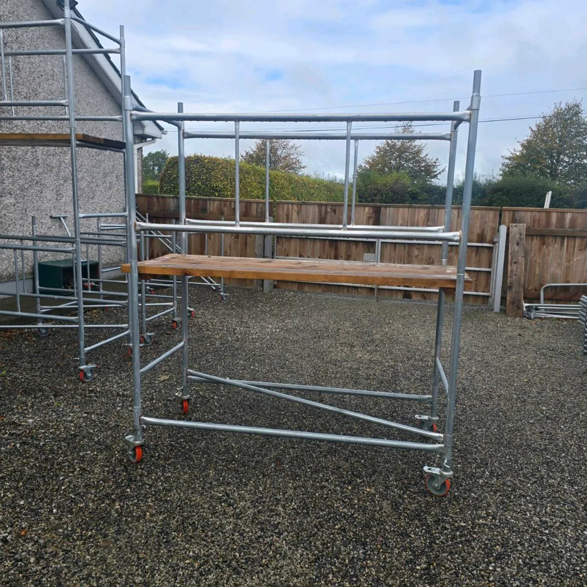 Second hand scaffold towers - Image 2