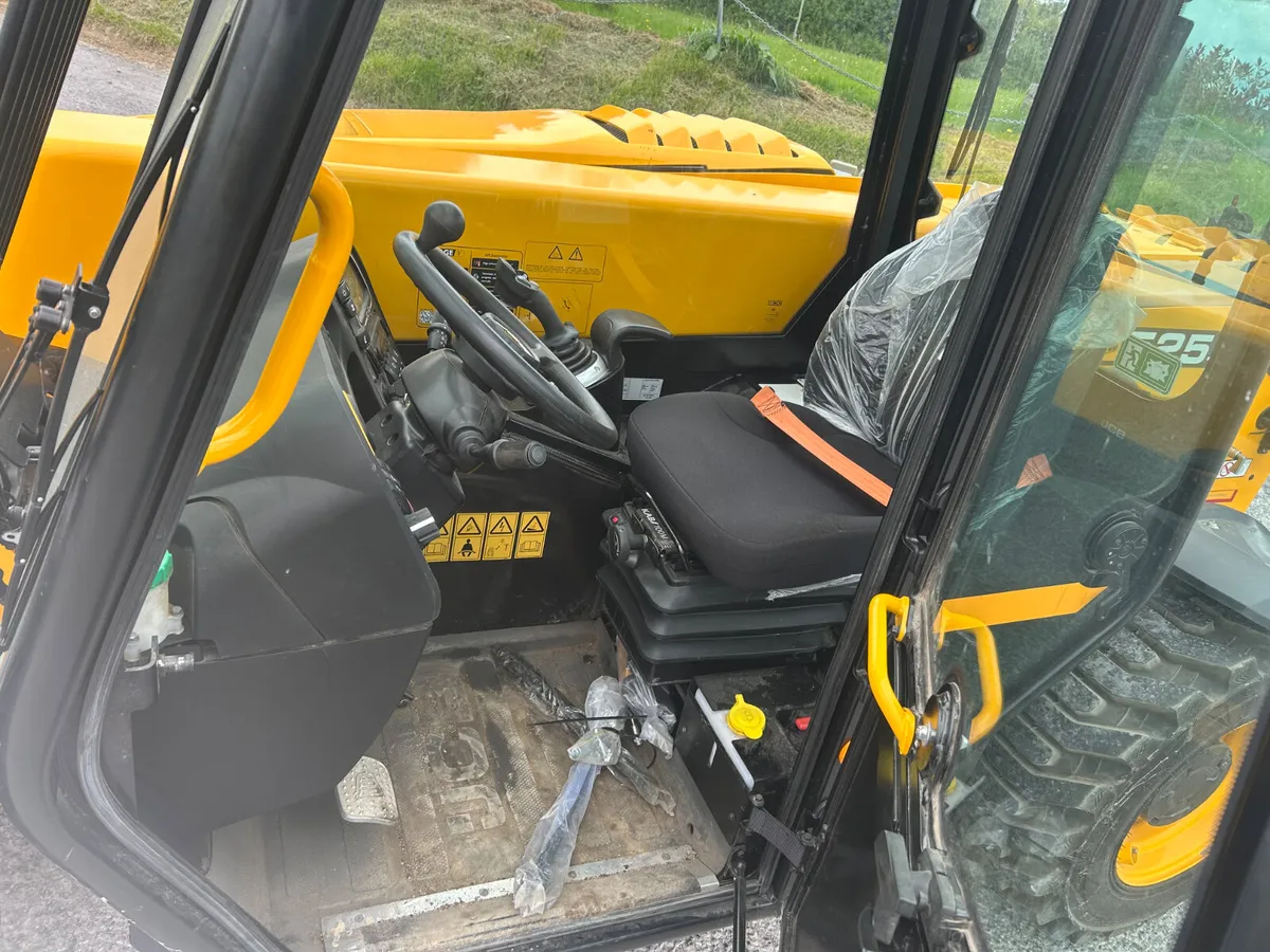 2025 JCB 525-60 Loader - Image 4
