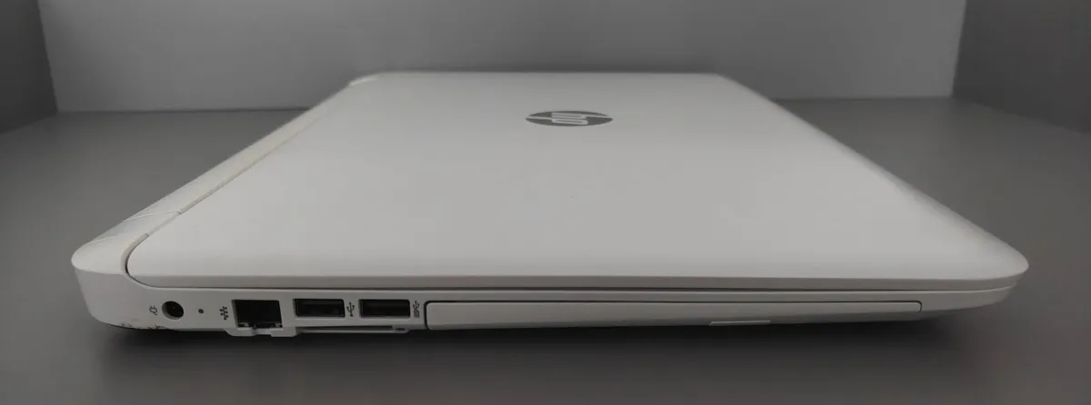HP Pavilion 15, Core i3 - 8GB RAM - 1TB HDD - Image 3