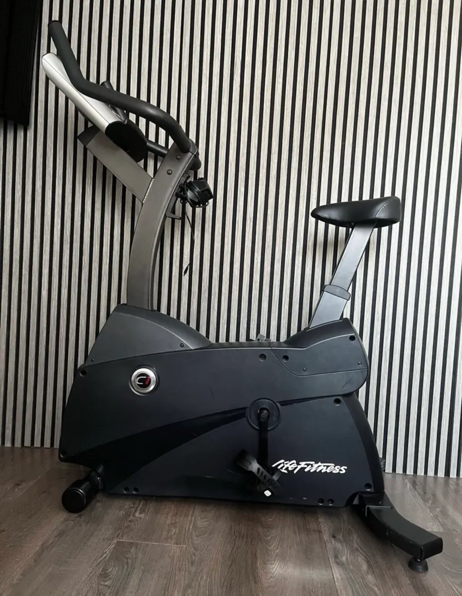 Large Life fitness C1 exercise bike - Image 1