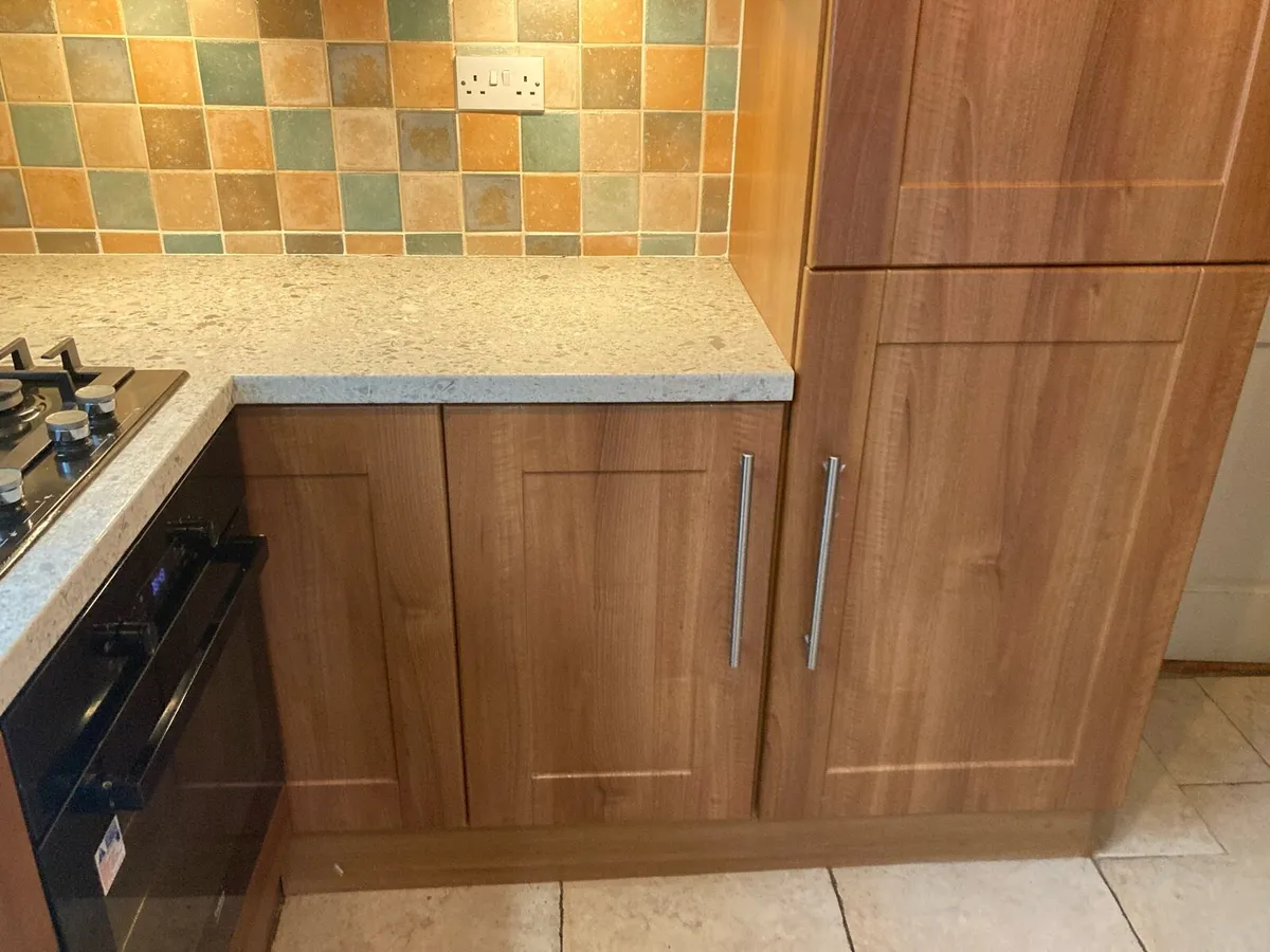 Kitchen units, dishwasher, oven, hob, sink - Image 2