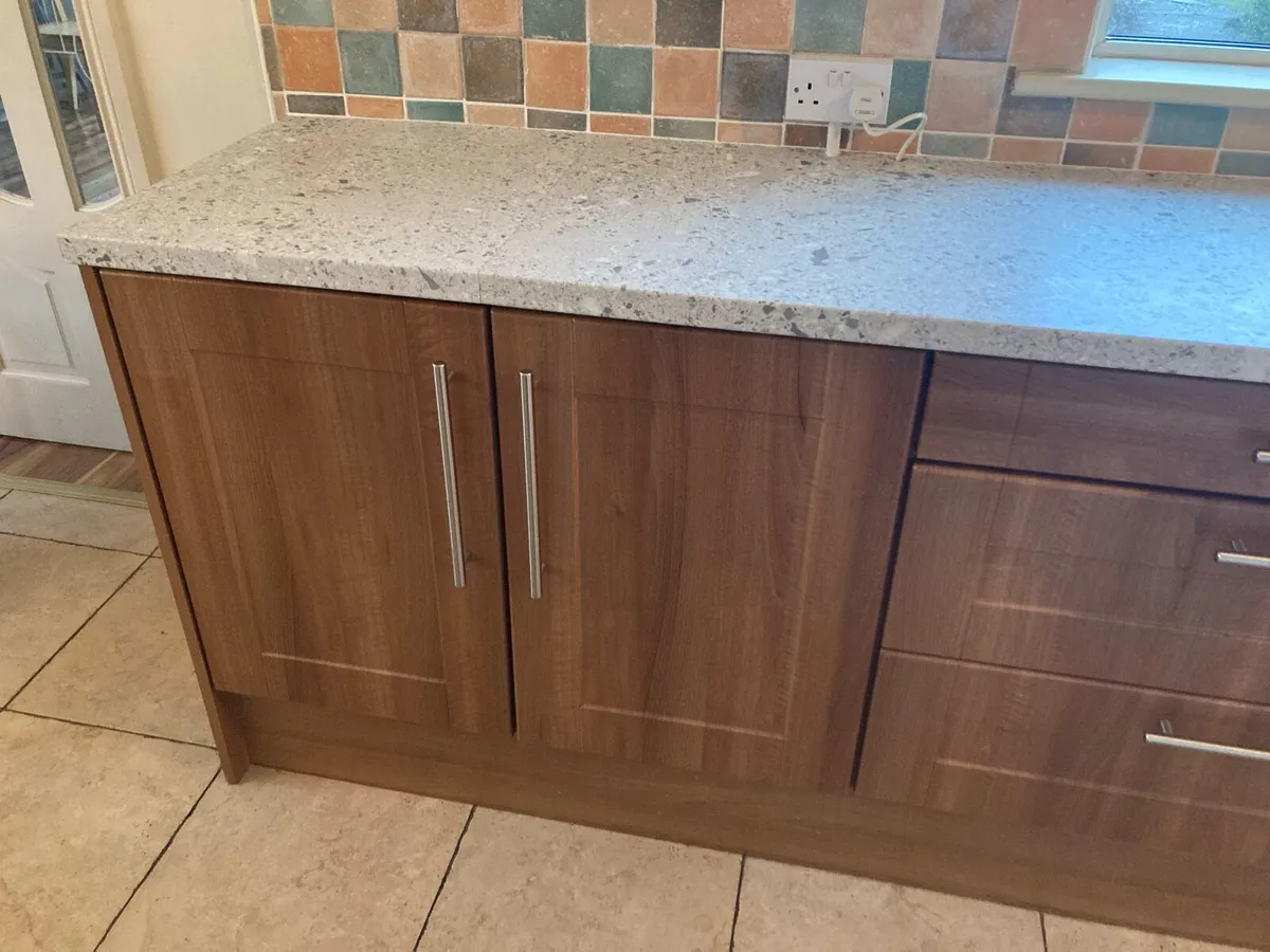 Kitchen units, dishwasher, oven, hob, sink - Image 4