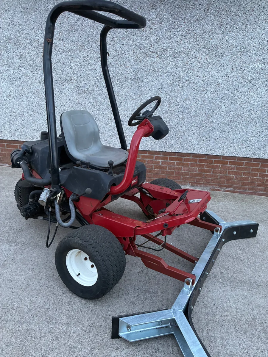 Toro 3250 diesel yard scraper - Image 4