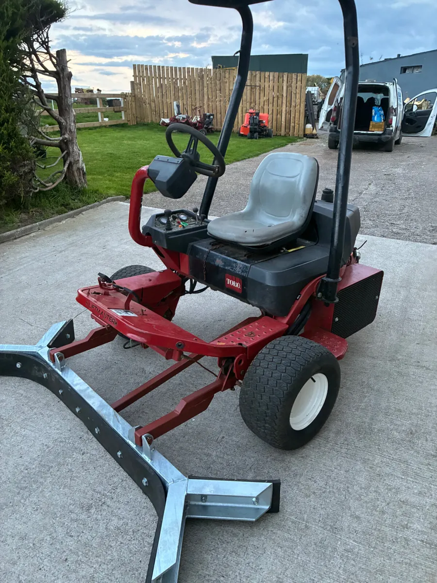 Toro 3250 diesel yard scraper - Image 3