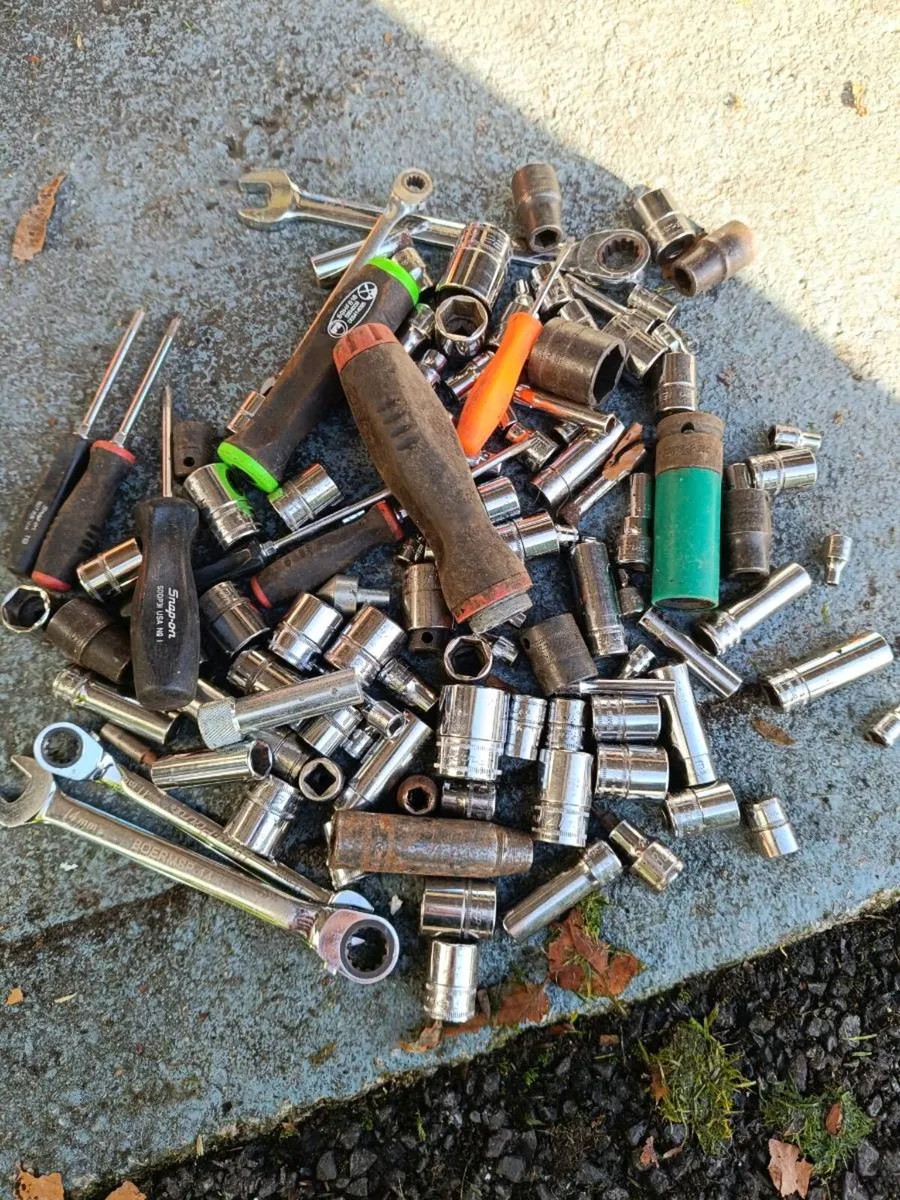 Snap on tools assorted sockets