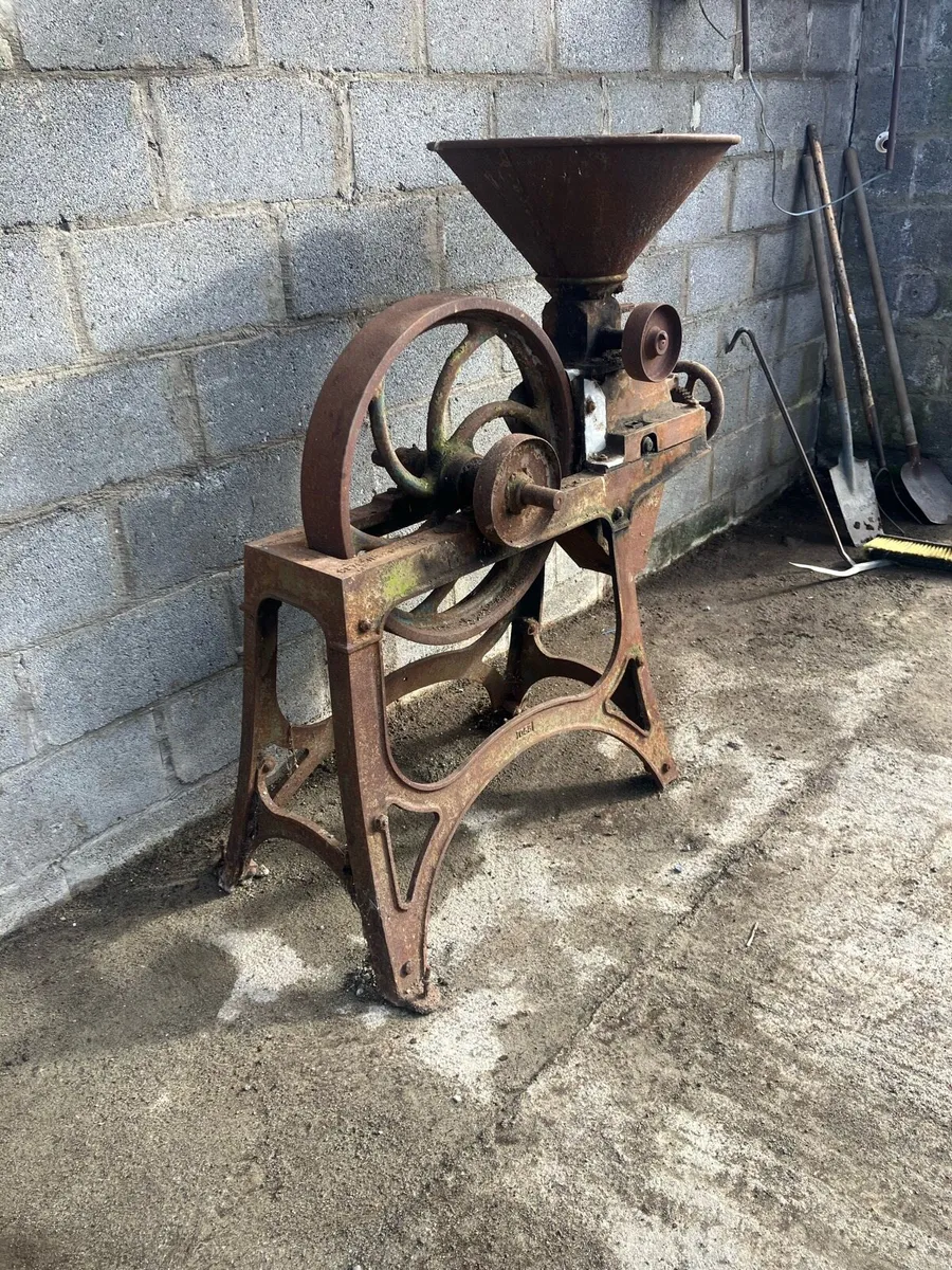 Vintage corn roller - Image 1