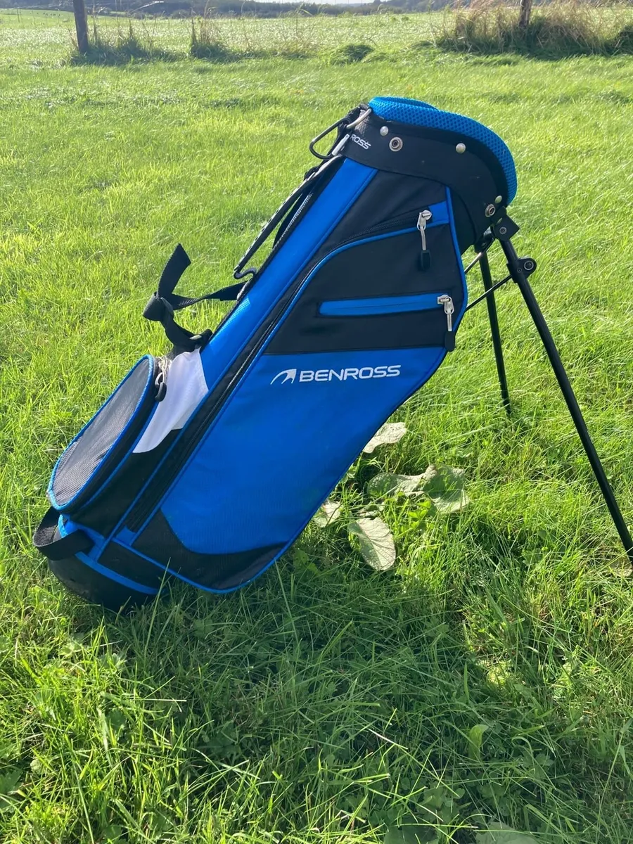 Golf clubs, bag and trolley - Image 4