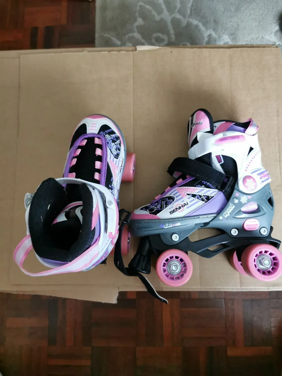 🛼 Roller Skates + Protective Gear - Image 2