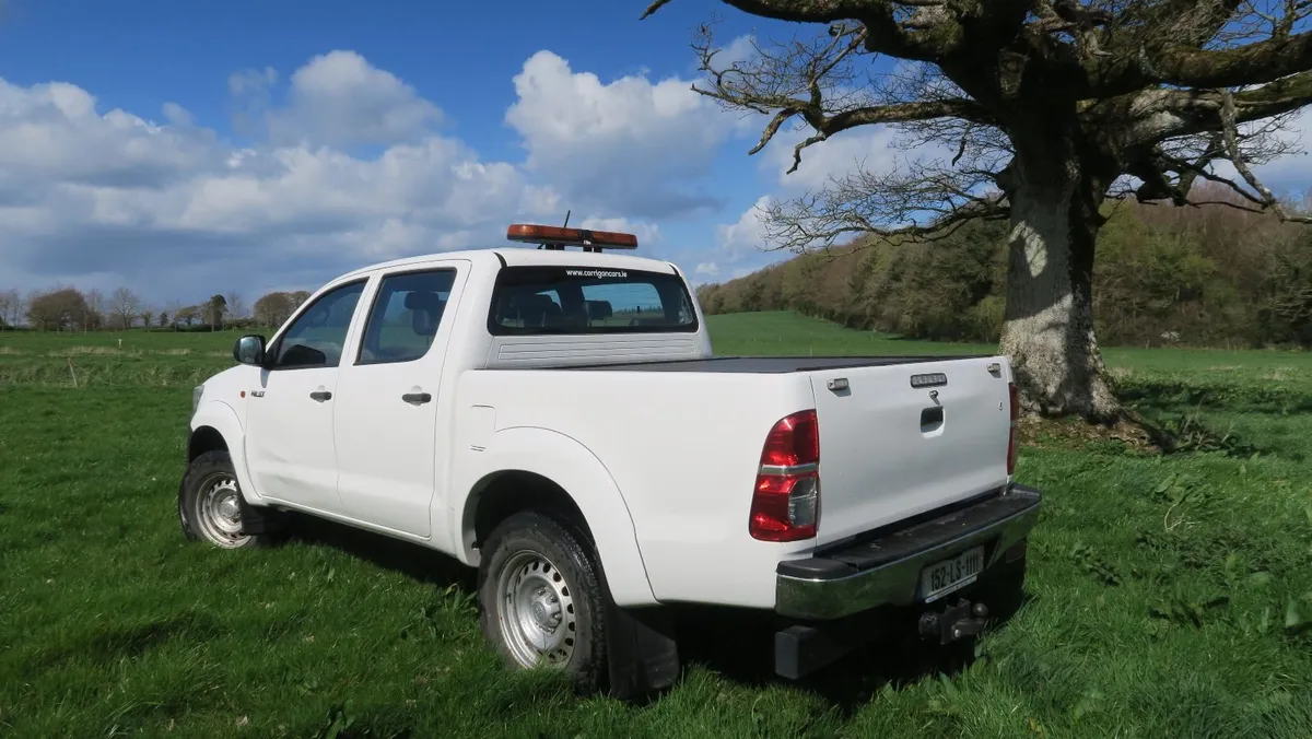Toyota Hilux 2015 - Image 2