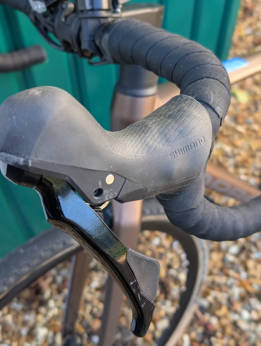 2022 Orbea Terra H40 Gravel Bike (Size M) - Image 2
