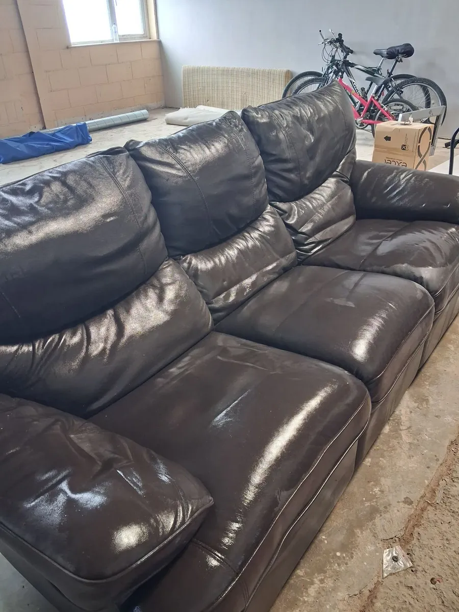 Leather sofa 3 + 1 + 1 - Image 1