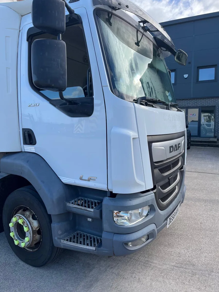 November 2018 DAF LF 55 230 16T Chassis Cab - Image 3