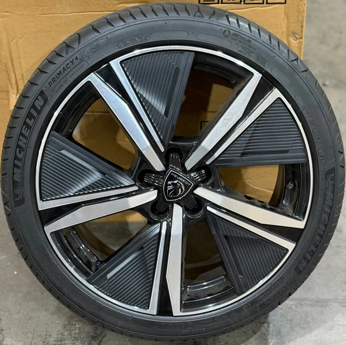 18" Genuine PEUGEOT 308 Alloy Wheels & Michelins - Image 2
