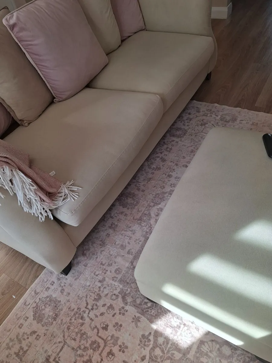 Sofa and large cuddle chair - Image 4