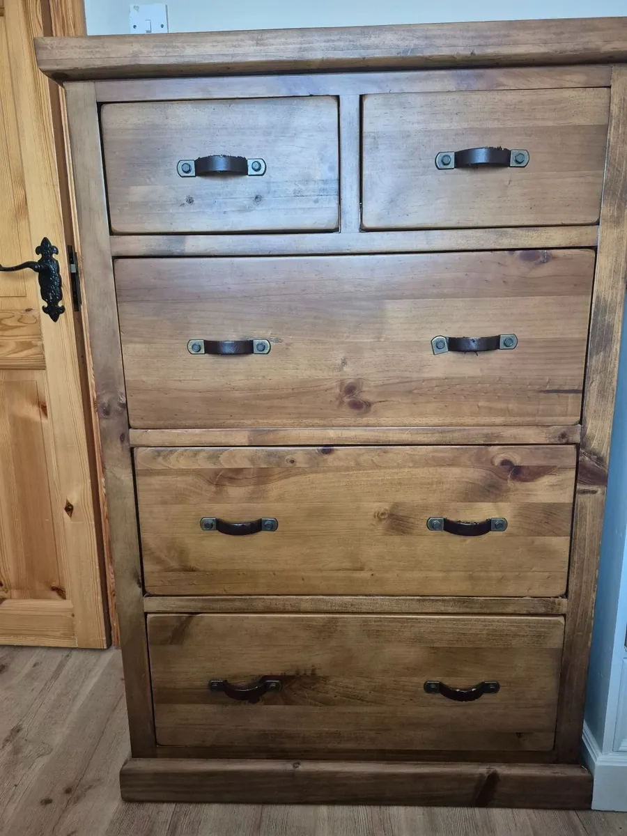 Chest of drawers - Image 1