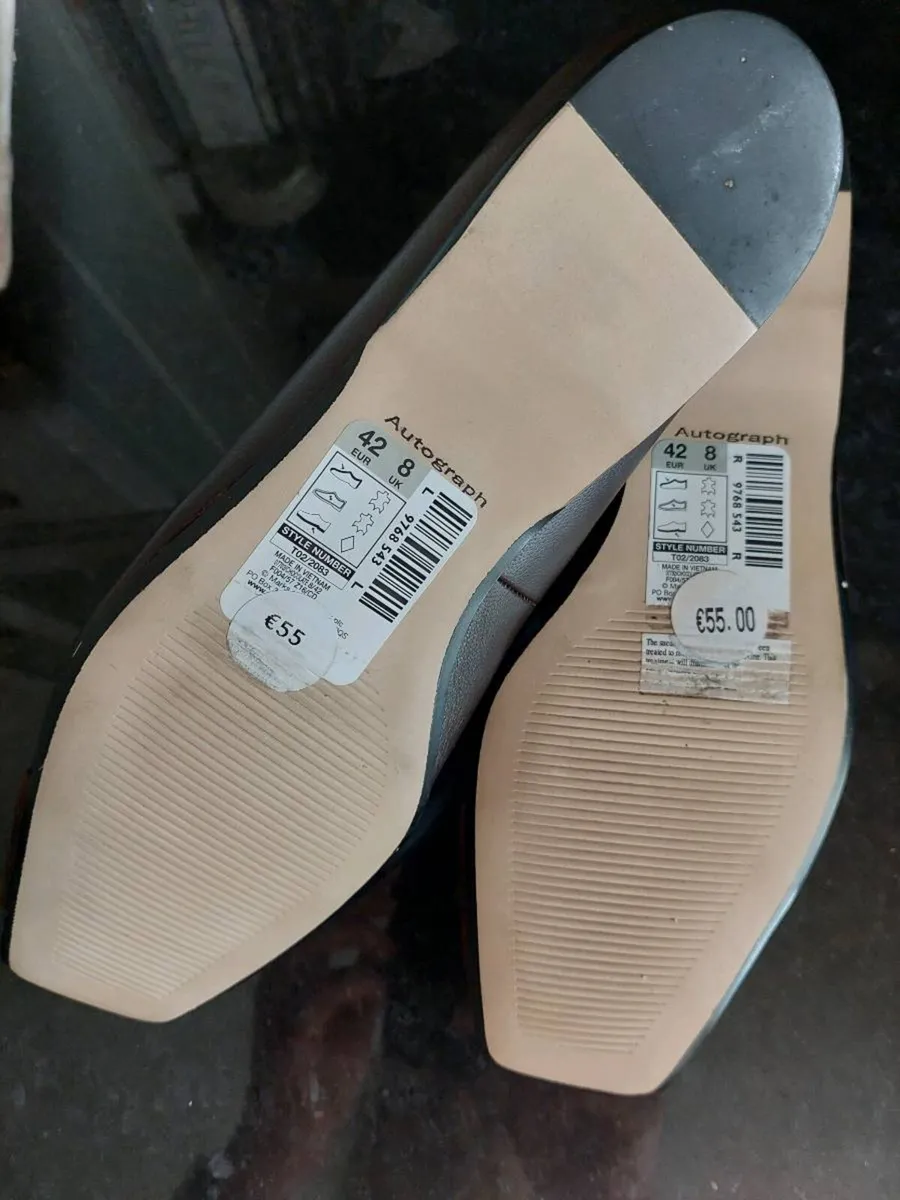 Marks & Spencer Brown Leather Court Shoes. - Image 2